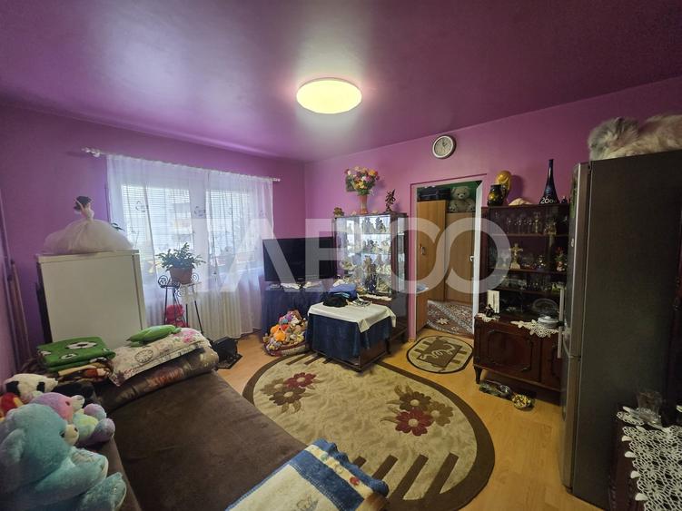 Apartament cu 2 camere semidecomandat, mobilat în Mihai Viteazul