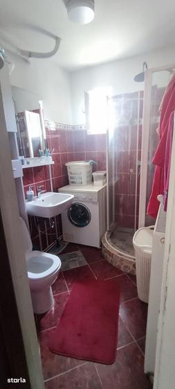 Apartament cu 3 camere semidecomandat în Micro 14