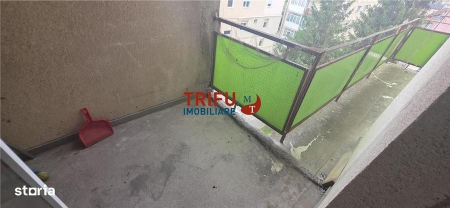 Apartament cu 3 camere decomandat în Tolstoi