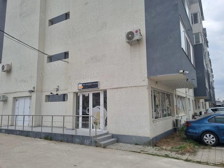 Spațiu comercial, de 64 mp, în Central