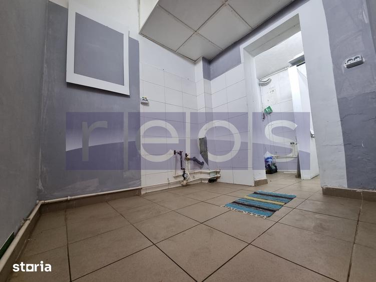 Casă cu 9 camere semidecomandat cu Teren 260 Mp în Timpuri Noi