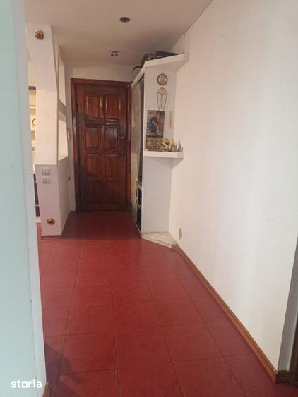 Apartament cu 2 camere decomandat în Petros