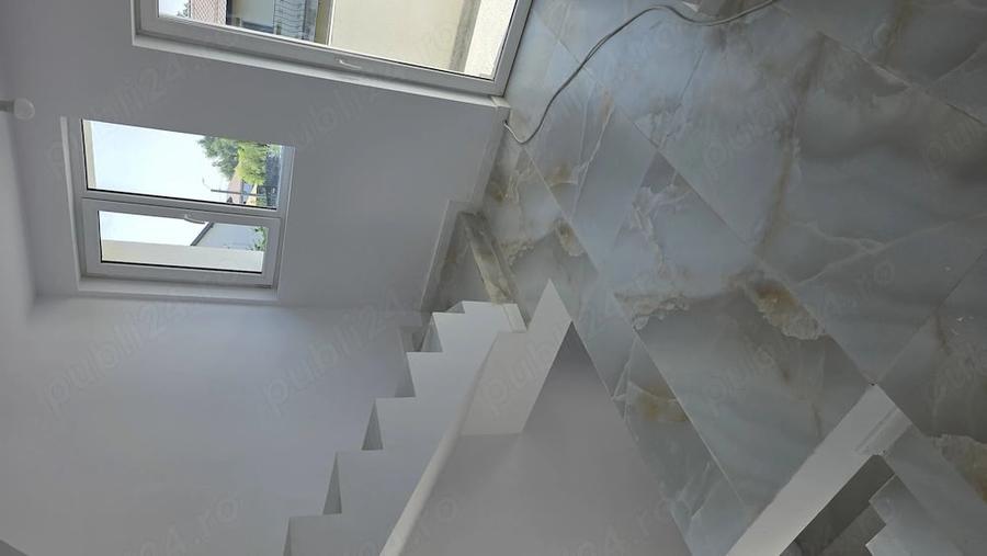 Apartament cu 4 camere semidecomandat în Central