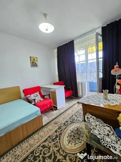 Apartament cu 2 camere semidecomandat în Negru Vodă
