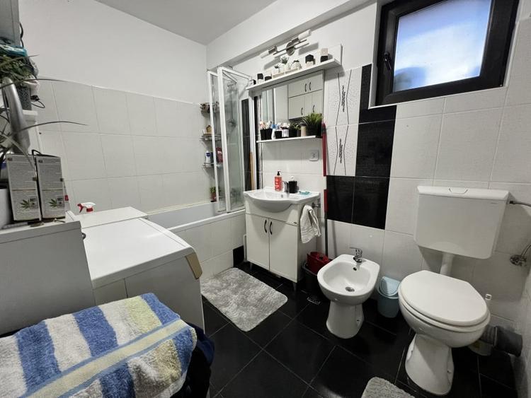 Apartament de 3 camere, 2 bai, 99 mp, parcare, zona Oncos/Spalatoria auto - 12