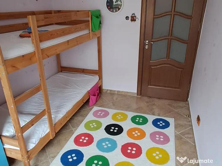 Apartament cu 3 camere decomandat în Micro 17