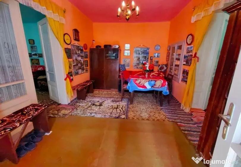 Casă cu 3 camere cu Teren 2448 Mp în Chesinț