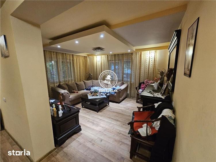 Casă cu 6 camere cu Teren 900 Mp în Aroneanu