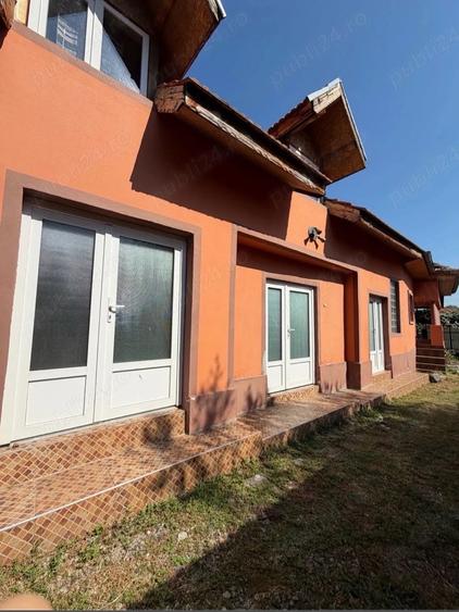 Casă cu 6 camere cu Teren 1080 Mp în Runcu