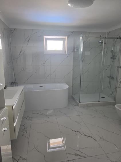Casă cu 6 camere cu Teren 467 Mp în Central