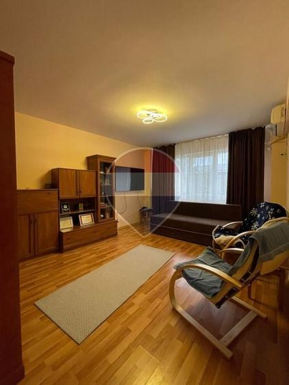 Apartament cu 2 camere semidecomandat, mobilat în Tătărași