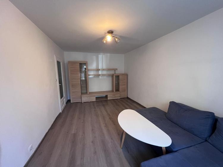 Apartament cu 3 camere în Petru Rareș