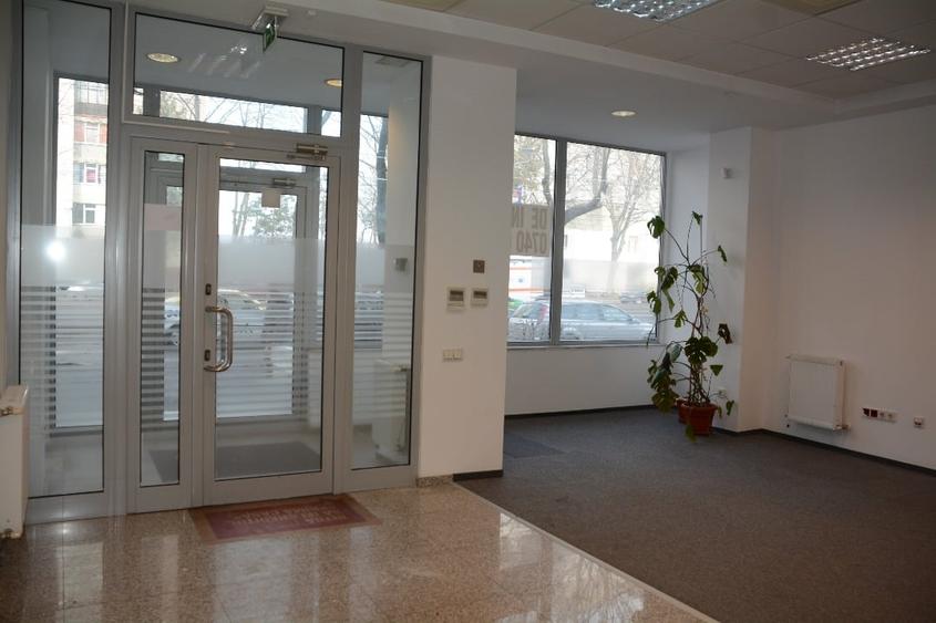 Spațiu comercial, de 90 mp, în Viziru 3