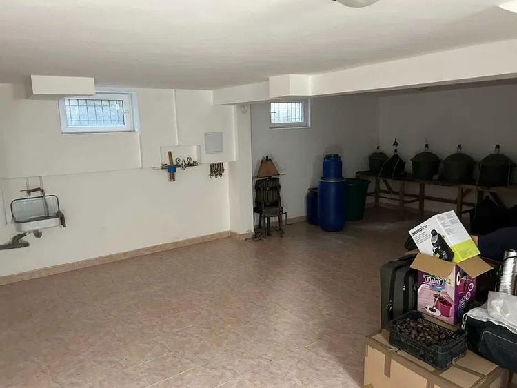 Casă cu 5 camere cu Teren 1550 Mp în Platou