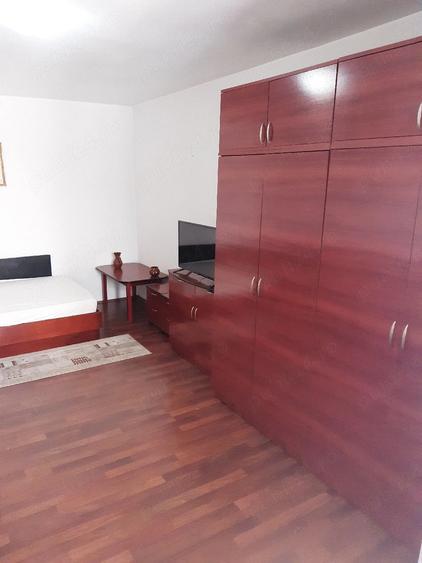 Garsonieră decomandată în Ostroveni