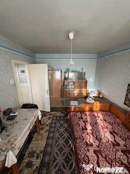 Apartament cu 3 camere semidecomandat în ISR