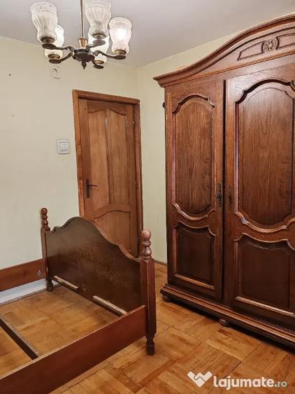Apartament cu 3 camere semidecomandat în Central