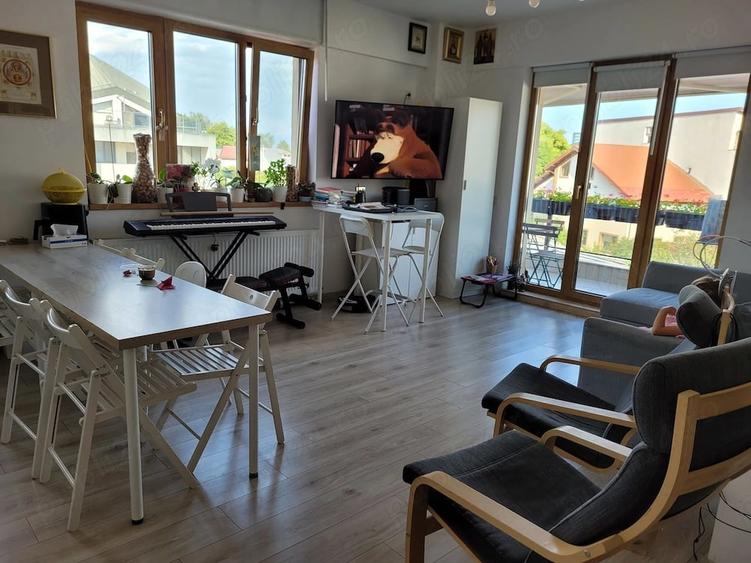 Apartament cu 4 camere decomandat în Dămăroaia