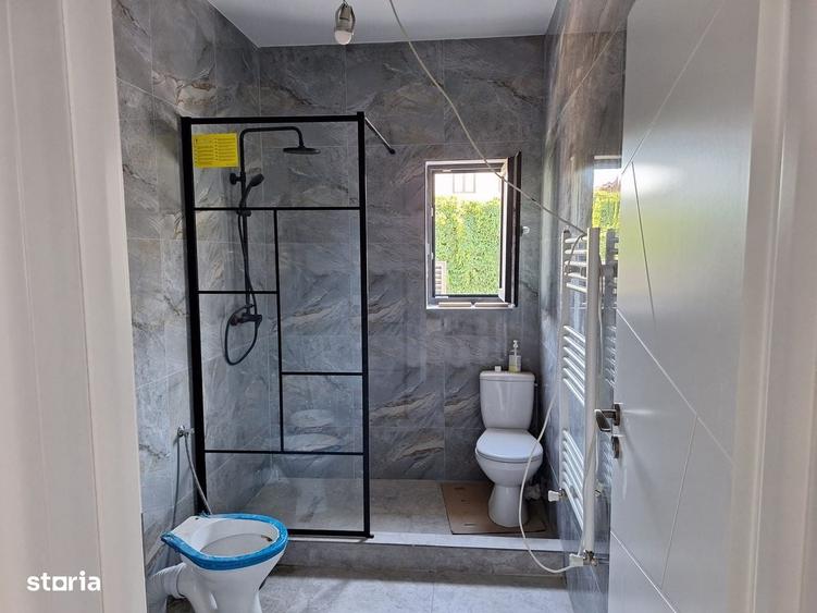 Casă cu 4 camere în Palazu Mare