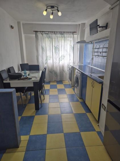 Apartament cu 2 camere semidecomandat în Ostroveni