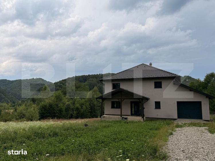Casă cu 4 camere cu Teren 4150 Mp în Cheile Râșnoavei