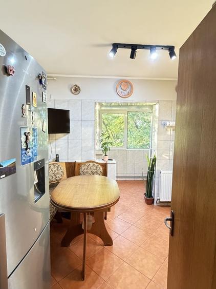 Apartament cu 3 camere decomandat în Dacia