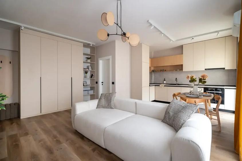 Apartament cu 3 camere decomandat, mobilat în Voluntari