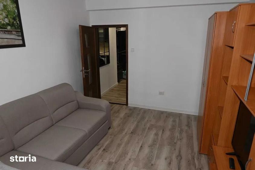 Garsonieră decomandată în Gruia