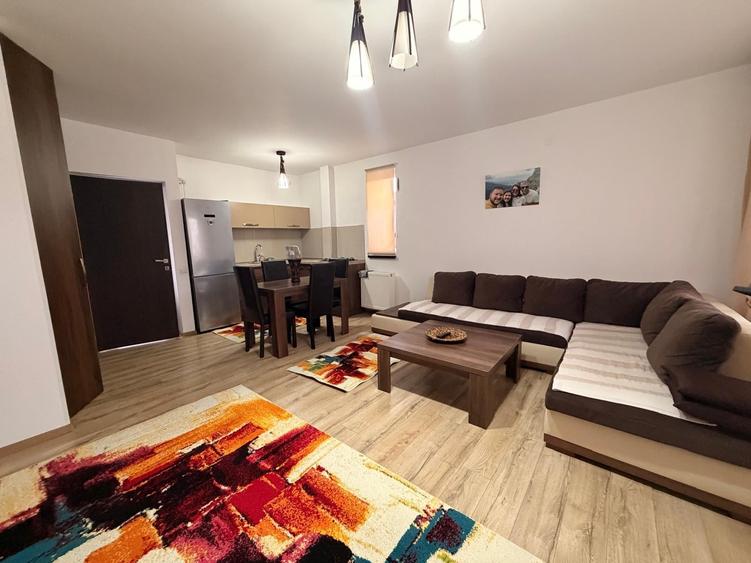 Casă cu 3 camere cu Teren 100 Mp în Tractorul