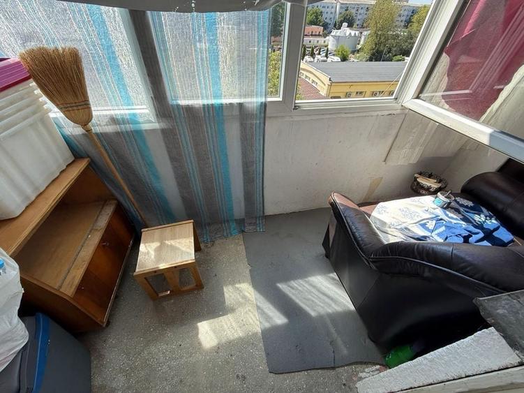 Apartament cu 3 camere decomandat în Careiului