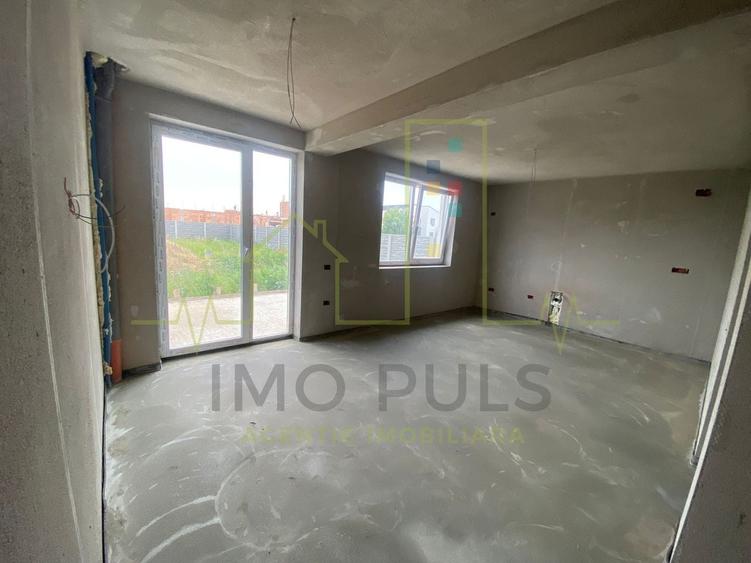 Duplex cu 4 camere cu Canalizare în Dumbrăvița