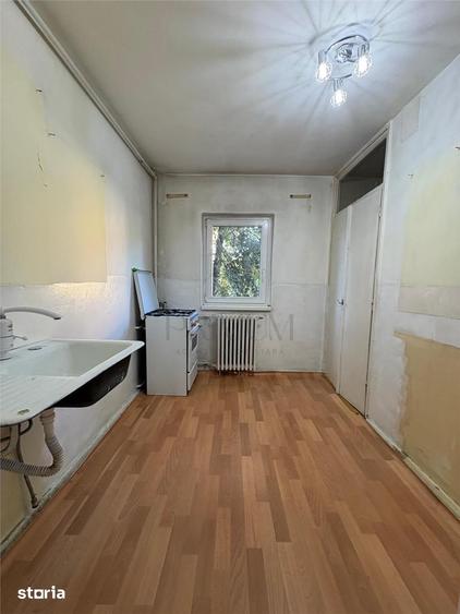 Apartament cu 3 camere semidecomandat în Est