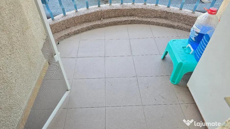 Apartament cu 4 camere decomandat în Decebal