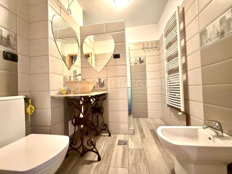 Apartament cu 3 camere semidecomandat în Tractorul