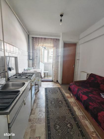 Apartament cu 3 camere decomandat în Craiovei