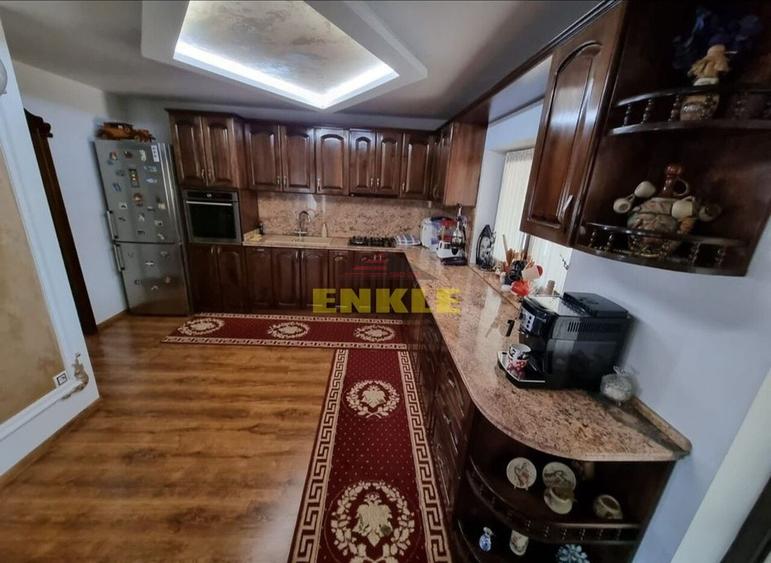 Casă individuală cu 4 camere cu Canalizare în Cătămărești-Deal