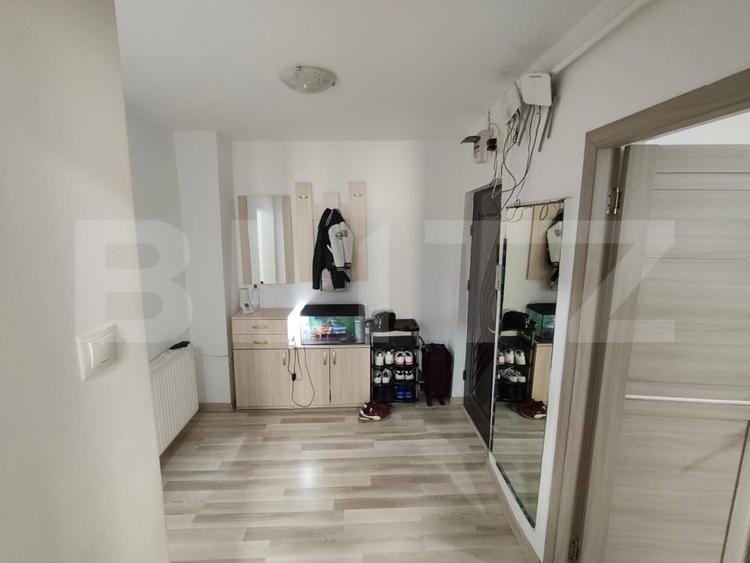 Apartament cu 3 camere decomandat, mobilat în Micro 6