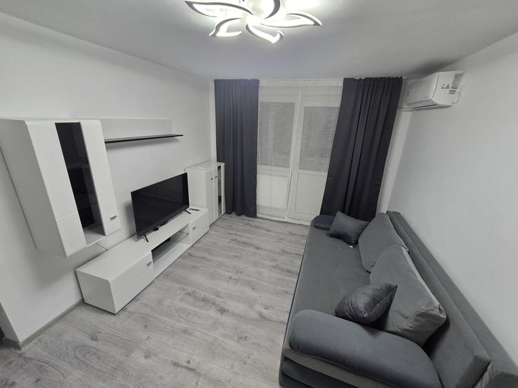 Apartament cu 3 camere nedecomandat în Politehnica