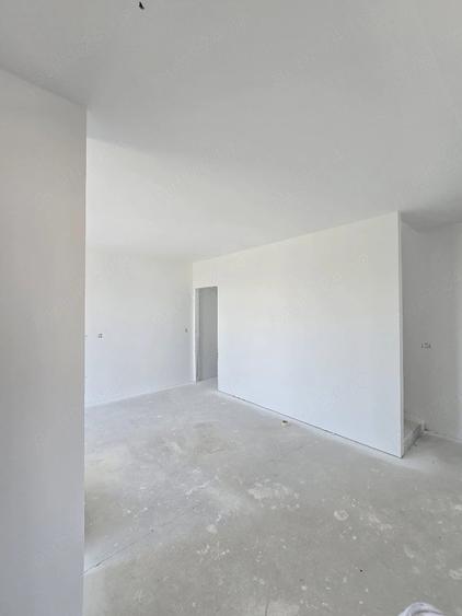 Casă cu 5 camere cu Teren 277 Mp în Torontalului