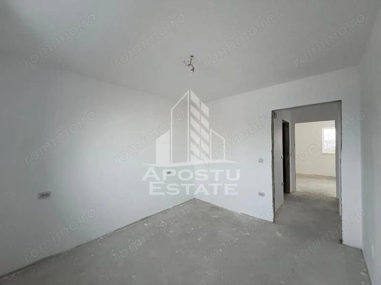 Casă cu 4 camere cu Teren 180 Mp în Giarmata