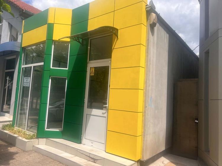 Spațiu comercial, de 55 mp, în Deve