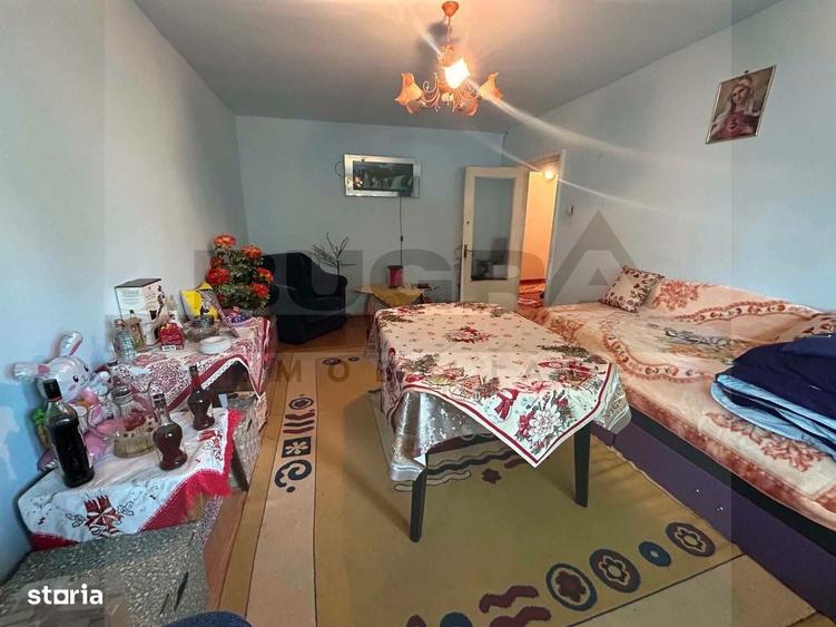 Apartament cu 4 camere decomandat în Central
