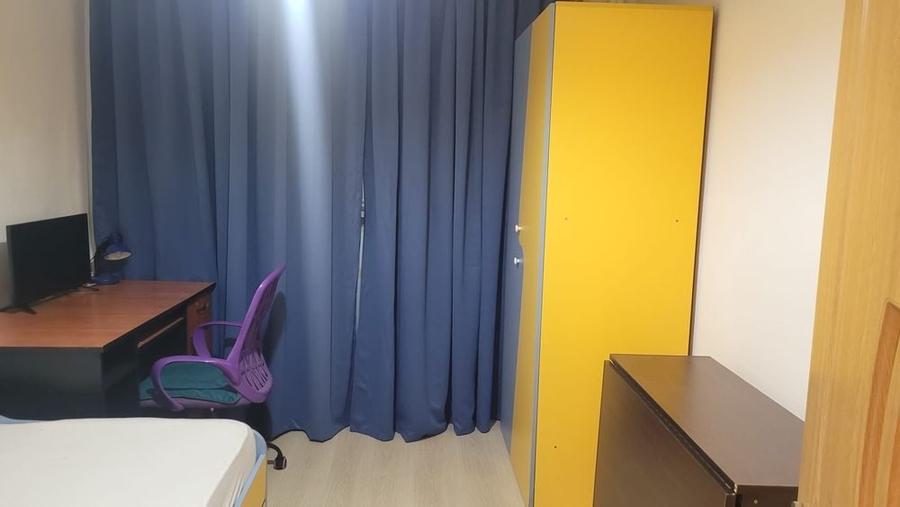 Apartament cu 3 camere decomandat în Far