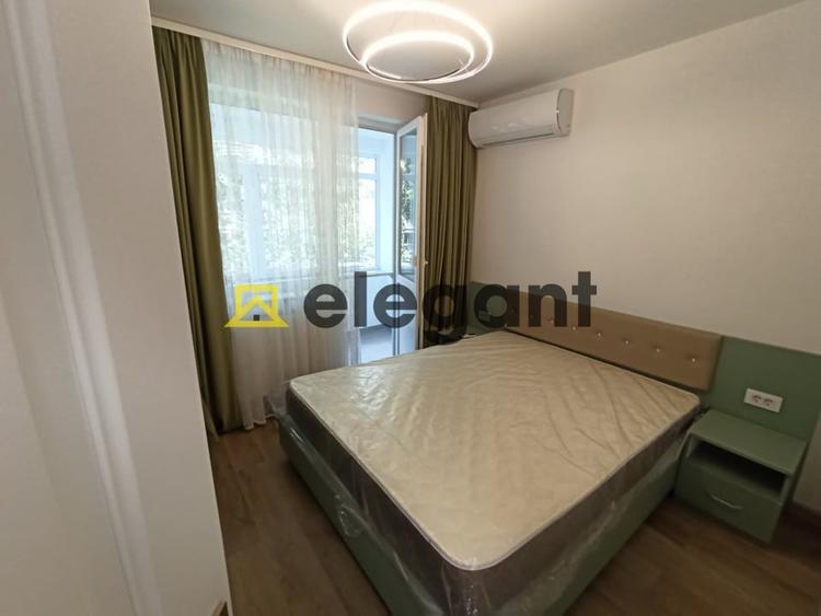 Apartament cu 3 camere semidecomandat, mobilat în Rovine