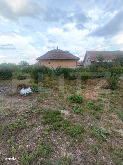 Casa de vanzare Unirea 1 aproape de centrul comunei , 35mp si 865mp te - 8