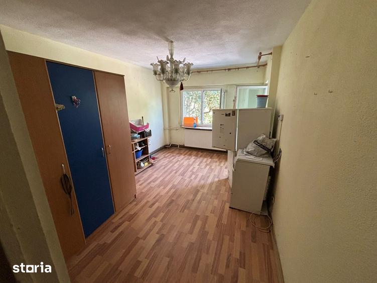 Garsonieră decomandată în Central