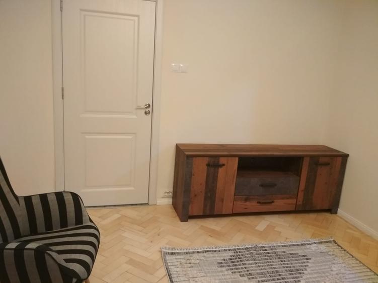 Apartament cu 3 camere, mobilat în Torontalului