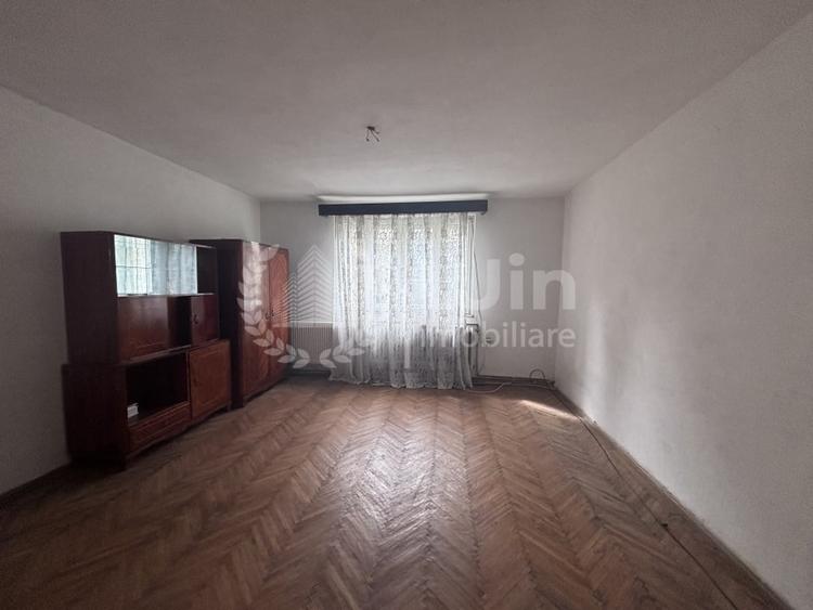 Casă individuală cu 3 camere cu Canalizare în Gruia