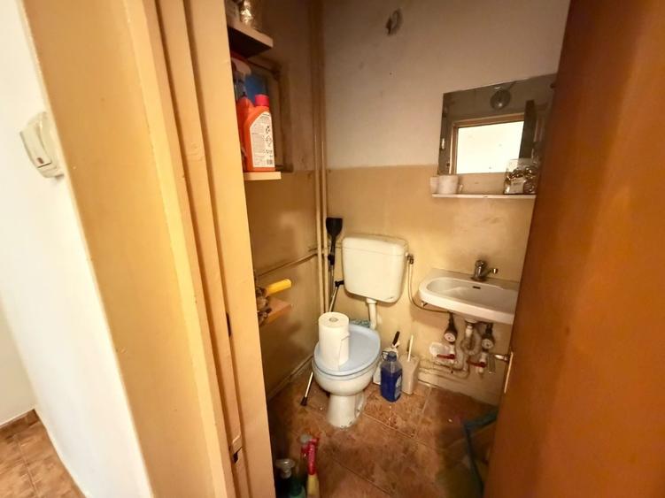 Apartament cu 3 camere decomandat în Rahova