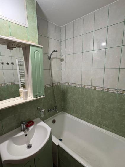 Garsonieră decomandată în Central